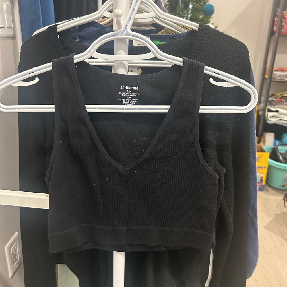 Ambiance Black V-Neck Crop Top size s/m